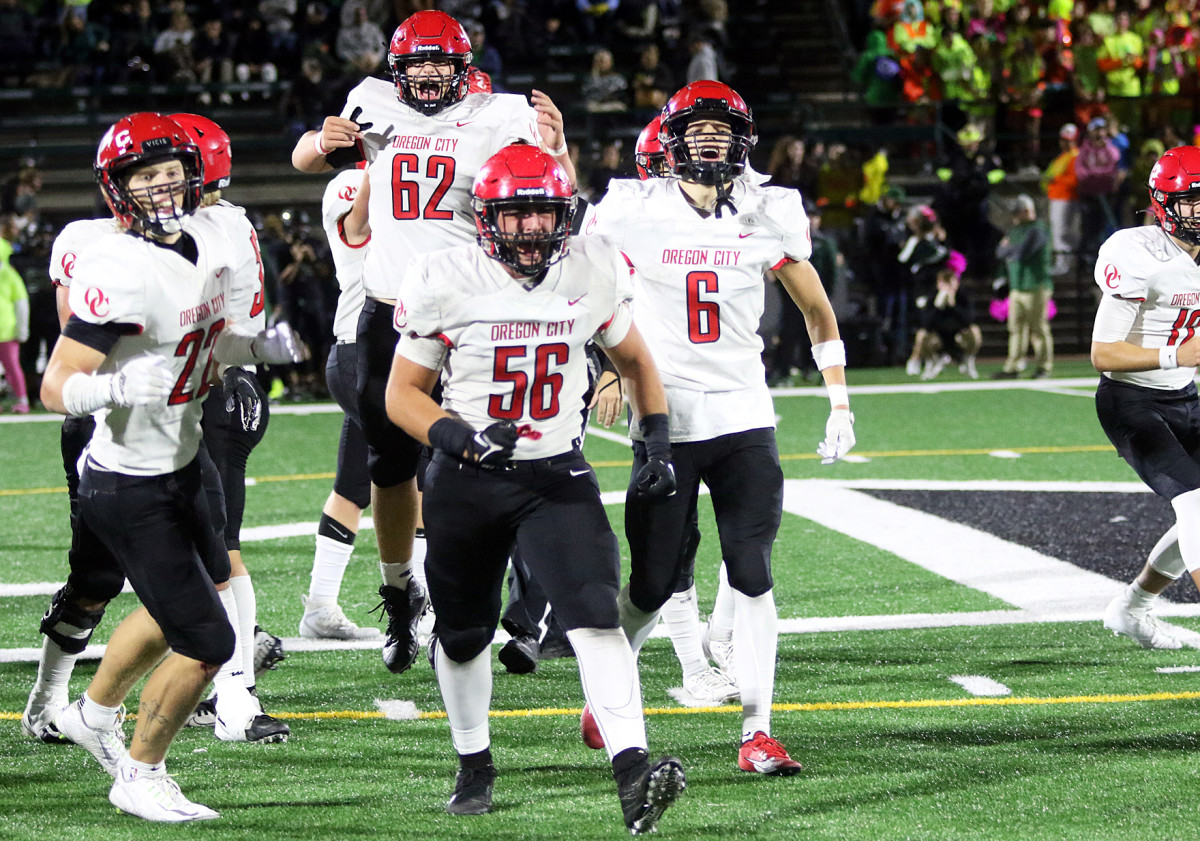 a Oregon City Tigard football Oregon September 29 2023 Dan Brood 65